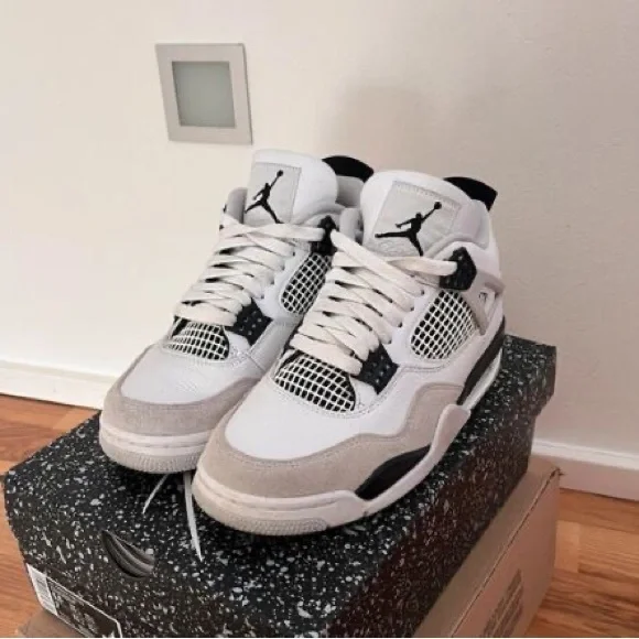 Jordan 4